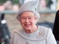 Откуда берутся и для каких событий используются броши Елизаветы II - «Я как Звезда»