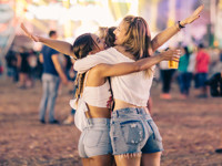 В чем пойти на ночную пробежку, музыкальный фестиваль и индийский праздник - «Я и Мода»