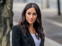 5 образов с брюками для Меган Маркл назло принцу Гарри - «Я и Мода»