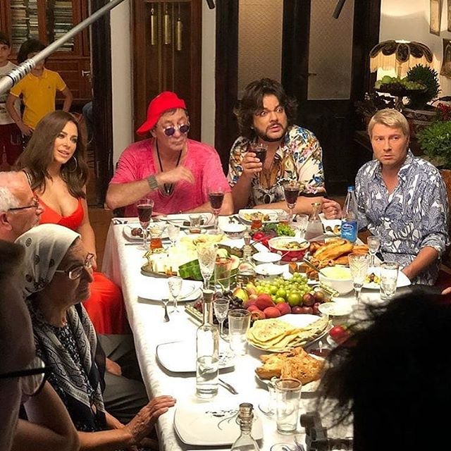 "И голодные дети на фоне": шикарное застолье Баскова, Киркорова и Лепса возмутило публику - «Я и Отдых»
