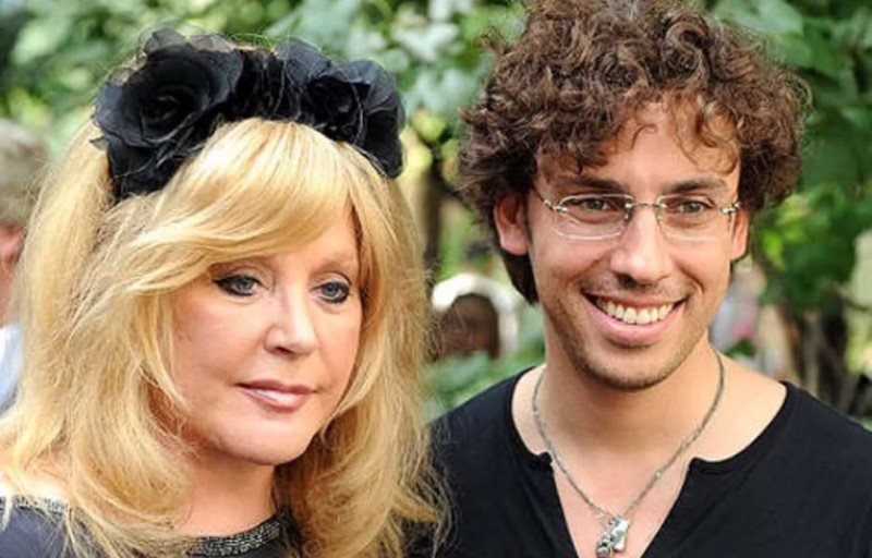 «Белокурая Алла прекрасна»: Пугачева на новом фото выглядит ровесницей Галкина - «Психология»