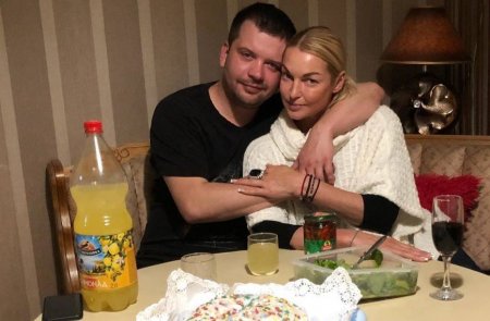 «Везет же Насте на Михаилов»: в сети обсуждают свидание Волочковой - «Психология»