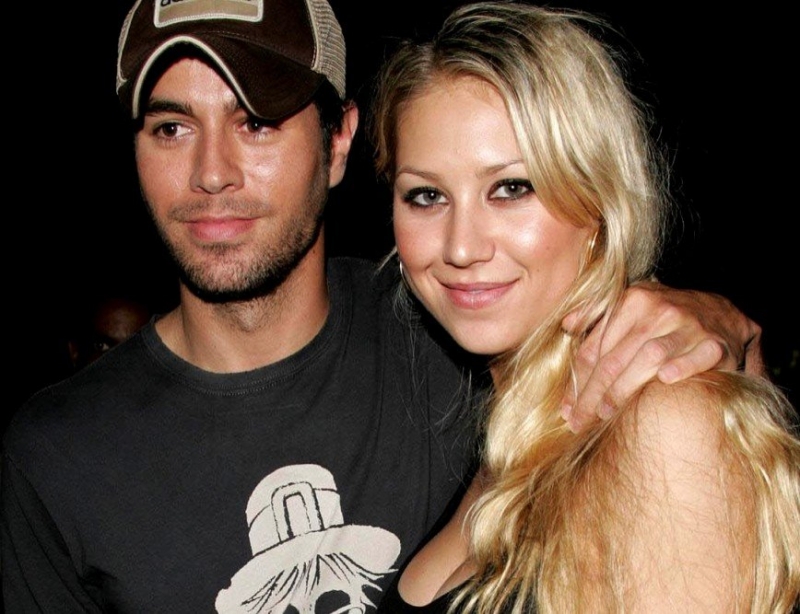 «Папа-дельфин»: Энрике Иглесиас показал, как веселил дочку в бассейне - «Психология»