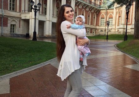 «Наш Василечек»: Ольга Рапунцель впервые показала лицо дочки - «Психология»