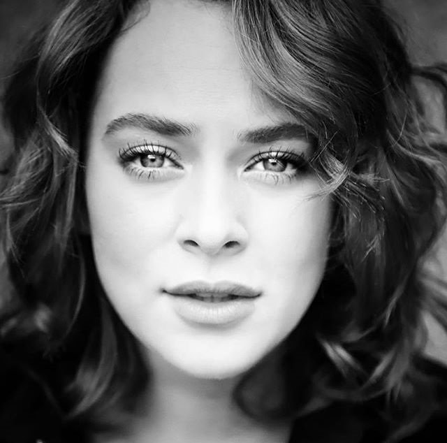 Поклонники похвалили Аглаю Тарасову за стильный образ - «Красота»