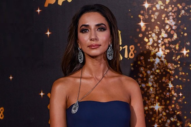 «Случайно не беременна?»: Зара смутила общественность своим свободным платьем - «Красота»