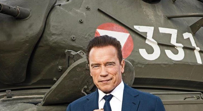 Арнольд Шварценеггер в эфире телешоу раздавил лимузин своим танком - «Я и Отдых»