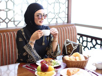 «Крепостные» арабского мира: бьюти-блогер призвала не отдавать домработникам паспорта - «Про жизнь»