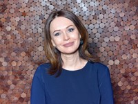 Одеваем голых звезд: 53-летняя Ирина Безрукова в прозрачном платье - «Я и Мода»