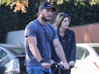 Романтика: Крис Пратт и Кэтрин Шварценеггер покатались на самокатах - «Я как Звезда»