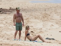 57-летний Шон Пенн отдыхает с юной возлюбленной на Гавайях - «Я как Звезда»