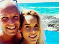 Австралийка заработала состояние, обнимая незнакомцев - «Я как Звезда»