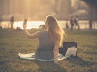 Делать откровенные фото женщин заставило социальное неравенство - «Про жизнь»