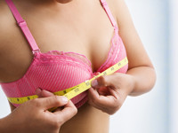 ФАС России сочла маленькую женскую грудь физическим недостатком - «Про жизнь»