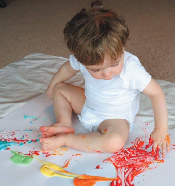Какой краской рисовать детям – на асфальте, в ванной, на полу? - «Дети»
