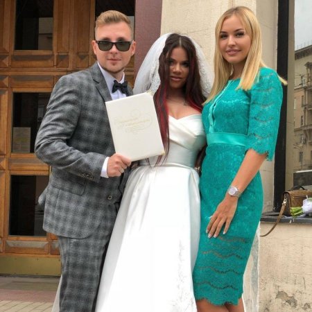 "Волга" ГАЗ-21 и креативный маникюр: подробности звездной свадьбы Бьянки - «Психология»