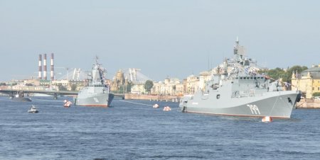 Главный военно-морской парад в Санкт-Петербурге - «Путешествия»