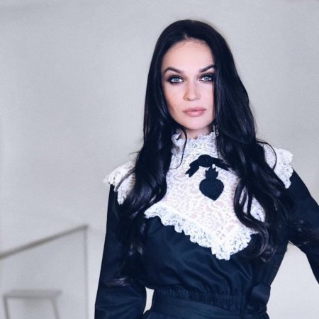 Каблуки, балетки и гламур: что хранит в себе коллекция обуви Алены Водонаевой - «Красота»