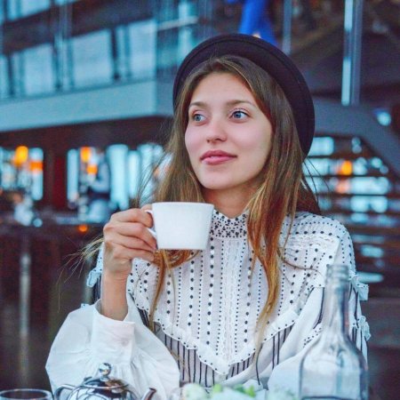 Регина Тодоренко шутливо уходит от вопросов о беременности - «Я и Дети»