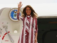Мелания Трамп в полосатом платье прилетела в Африку - «Я как Звезда»