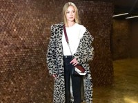 Светлана Ходченкова вышла в свет в леопардовой шубе - «Я как Звезда»