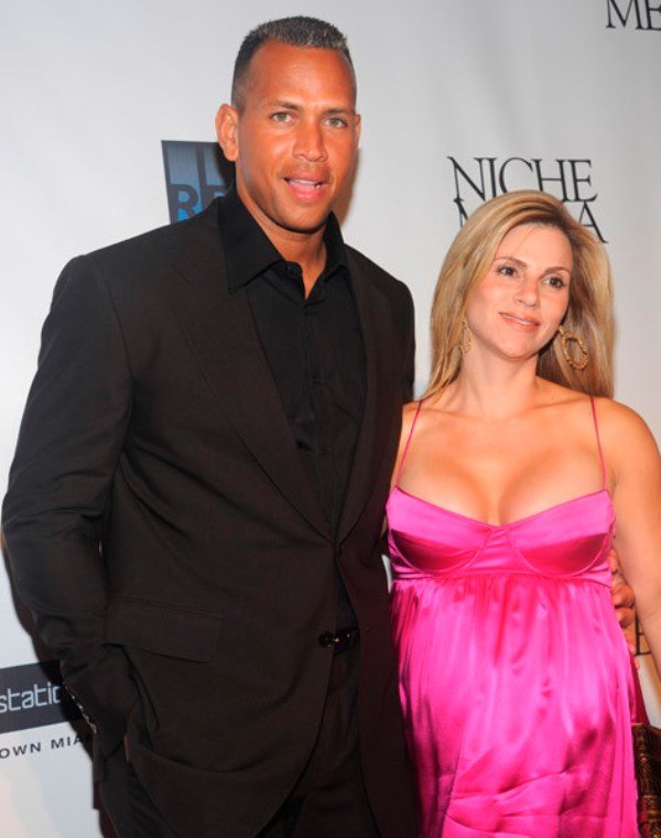 Бойфренд Дженнифер Лопес в разы уменьшит размер алиментов бывшей жене - «Психология»