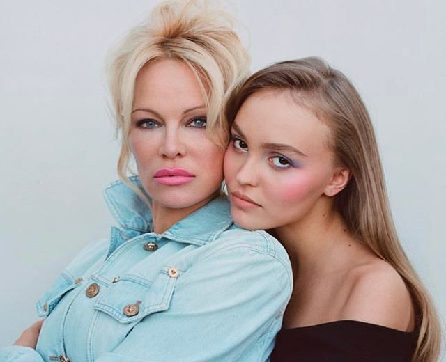 Лили-Роуз Депп и Памела Андерсон снялись в общей фотосессии - «Я и Отдых»