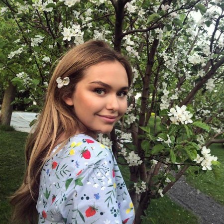 Стеша Маликова продемонстрировала стройные ножки в ультракоротком платье - «Красота»