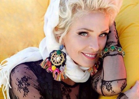 Лайма Вайкуле на киевском концерте надела дизайнерское платье задом наперед - «Красота»