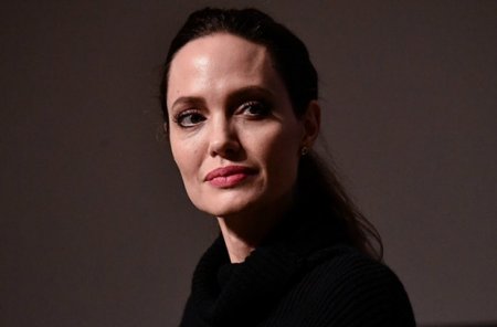 Анджелина Джоли намерена поменять кино на политику - «Я как Звезда»