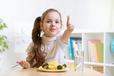 Чем кормить ребенка во время болезни: меню на неделю и 7 рецептов - «Дети»