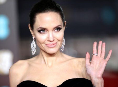 Редкий кадр: Анджелина Джоли вывела в свет всех детей - «Я как Звезда»