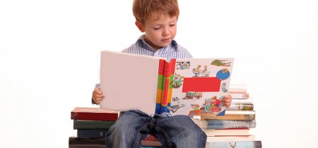 Родительские ошибки, которые отвлекают детей от чтения - «Семья»