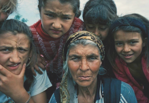 В Интернете появилась реклама цыганского лагеря. Вы должны это видеть! - «Разное»