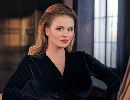 Анна Семёнович очаровала соблазнительным красным платьем - «Я как Звезда»