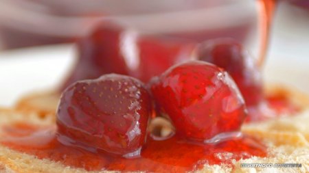 Варенье из клубники "Целые ягодки". Способ подходит для любых ягод и фруктов  - «Видео советы»