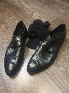 Девушка рассказала о простом способе, который поможет разгладить складки на обуви. Бюджет: ноль рублей - «Разное»