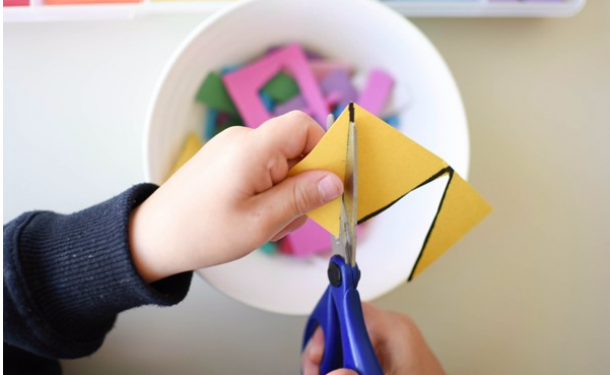 8 веселых игр, чтобы научить ребенка пользоваться ножницами - «ОТ 1 ДО 3 ЛЕТ»