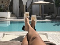 Названа самая популярная обувь 2020 года - «Про жизнь»