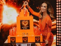 Дорогое платье, огромный торт: как Бузова отметила день рождения - «Я как Звезда»