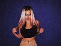 Внучка Боярского примерила соблазнительный топ, подчеркнув осиную талию - «Я как Звезда»