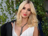 Попытавшуюся закинуть ногу за голову Лободу заподозрили в нетрезвом выступлении - «Я как Звезда»