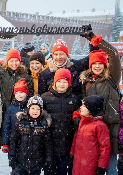 Евгений Миронов впервые появился на публике с подросшим сыном - «Я и Отдых»