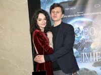 Мать Кончаловского, Якубович с женой и дочь Толкалиной с женихом вышли в свет - «Я как Звезда»