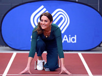 Кейт Миддлтон появилась на публике в изумрудных кюлотах Zara и джемпере в тон - «Я как Звезда»