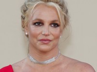 Бритни Спирс сломала ногу во время танца - «Я как Звезда»