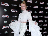 Гагарина и другие звезды в нелепых штанах (и без них) - «Я как Звезда»