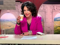 «Помолодевшую» Надежду Бабкину раскритиковали за фотошоп - «Я как Звезда»