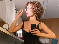 Чулки и кружевное мини: Климова показала, как надо выглядеть в 42 года - «Я как Звезда»