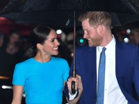 Меган и Гарри впервые вышли в свет после «отречения от престола» - «Я как Звезда»